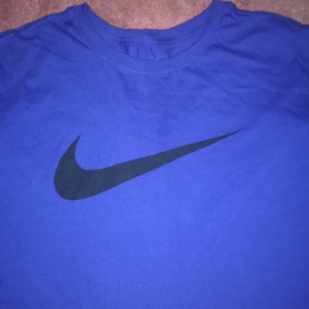 NEW Nike Tee